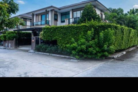 House in Samut Prakan, Thailand 3 bedrooms № 156924 - photo 2