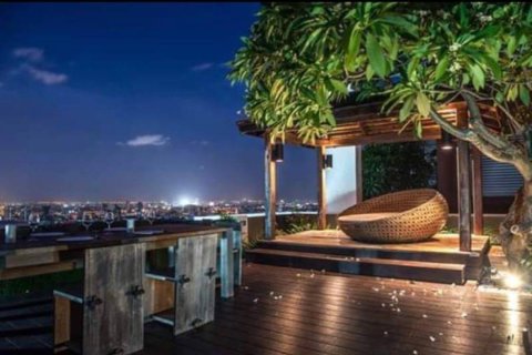 Condo in Bangkok, Thailand, 4 bedrooms  № 181035 - photo 16