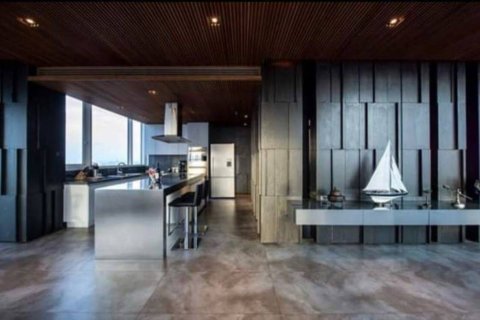 Condo in Bangkok, Thailand, 4 bedrooms  № 181035 - photo 14