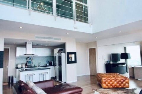 Condo in Bangkok, Thailand, 4 bedrooms  № 181035 - photo 25