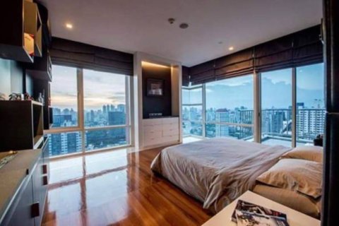 Condo in Bangkok, Thailand, 4 bedrooms  № 181035 - photo 3