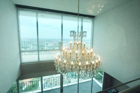 Condo in Bangkok, Thailand, 4 bedrooms  № 181035 - photo 26