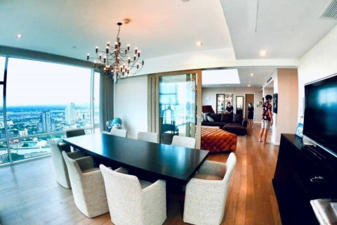 Condo in Bangkok, Thailand, 4 bedrooms  № 181035 - photo 30