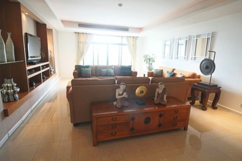 Penthouse in Bangkok, Thailand 4 bedrooms № 181037 - photo 26