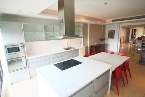 Penthouse in Bangkok, Thailand 4 bedrooms № 181037 - photo 5