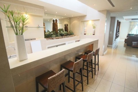 Penthouse in Bangkok, Thailand 4 bedrooms № 181037 - photo 2
