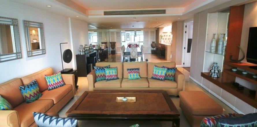 Penthouse in Bangkok, Thailand 4 bedrooms № 181037
