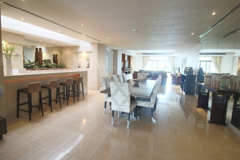Penthouse in Bangkok, Thailand 4 bedrooms № 181037 - photo 3