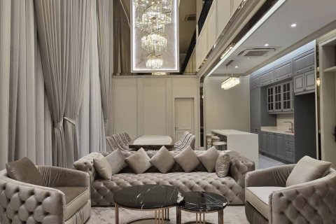 Дом в Бангкапи, Бангкок, Таиланд с 4 спальнями  № 151076 - фото 1