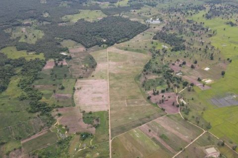 Land in Kamphaeng Phet, Thailand 1113600 sq.m. № 163509 - photo 2