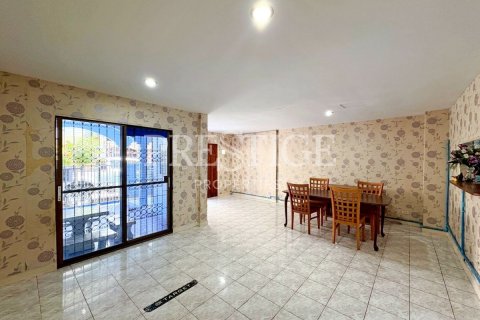 House in Pattaya, Thailand 2 bedrooms № 208959 - photo 2