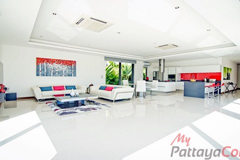 House in Bang Lamung, Thailand 3 bedrooms № 32545 - photo 8