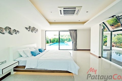 House in Bang Lamung, Thailand 3 bedrooms № 32545 - photo 15