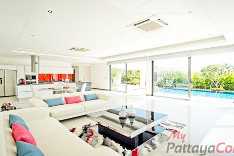 House in Bang Lamung, Thailand 3 bedrooms № 32545 - photo 12