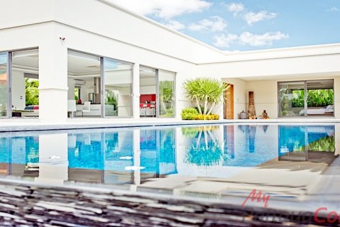 House in Bang Lamung, Thailand 3 bedrooms № 32545 - photo 2