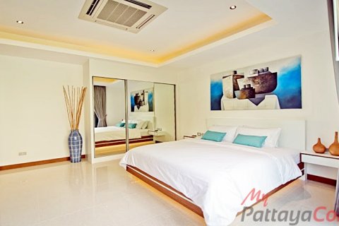 House in Bang Lamung, Thailand 3 bedrooms № 32545 - photo 21