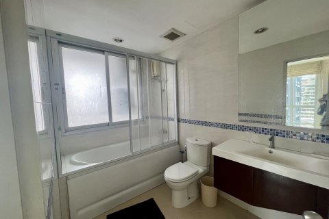 Кондоминиум с 2 спальнями в Банг Раке, Бангкок, Таиланд № 172284 - фото 5