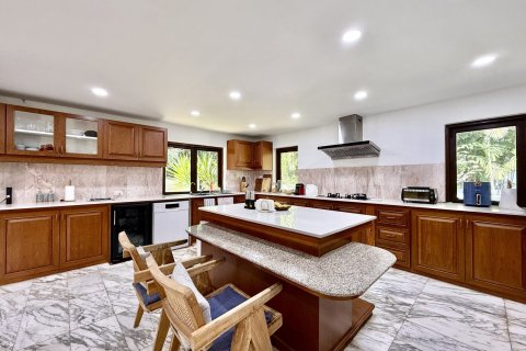 House in Bang Sare, Thailand 4 bedrooms № 156778 - photo 10