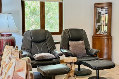 House in Bang Sare, Thailand 4 bedrooms № 156778 - photo 8