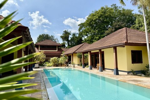 House in Bang Sare, Thailand 4 bedrooms № 156778