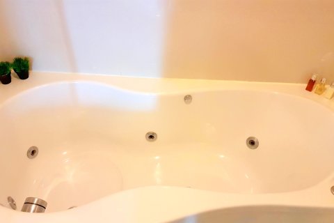 Studio dans le Condo à Watthana, Bangkok, Thaïlande  № 164312 - photo 10