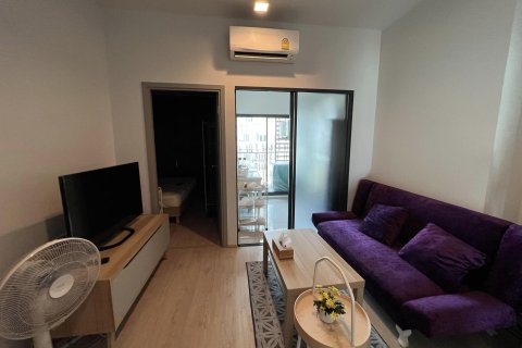 Студия в кондо в Бангкапи, Бангкок, Таиланд № 151795 - фото 2