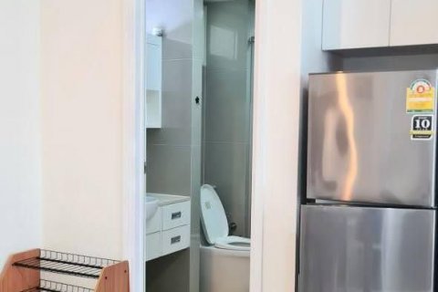 Studio dans le Condo à Huai Khwang, Bangkok, Thaïlande  № 145770 - photo 9