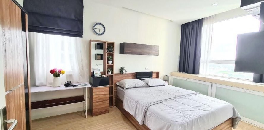 Studio dans le Condo à Huai Khwang, Bangkok, Thaïlande  № 145770