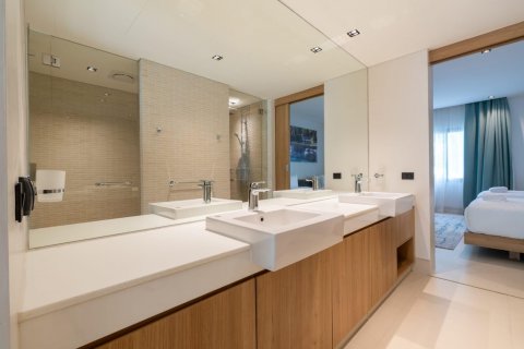 Condo in Pa Klok, Thailand, 2 bedrooms № 139571 - photo 9