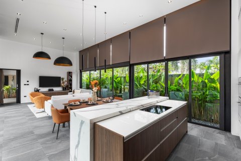 Villa in Rawai, Thailand 4 bedrooms № 166514 - photo 11