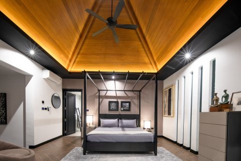 Villa in Rawai, Thailand 4 bedrooms № 166514 - photo 21