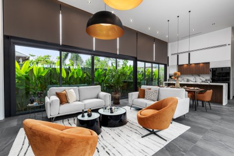 Villa in Rawai, Thailand 4 bedrooms № 166514 - photo 12