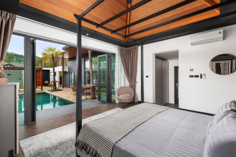 Villa in Rawai, Thailand 4 bedrooms № 166514 - photo 13