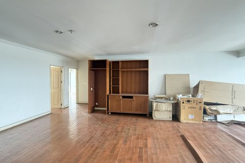 Condo à Yan Nawa, Bangkok, Thaïlande, 3 chambres  № 148974 - photo 4