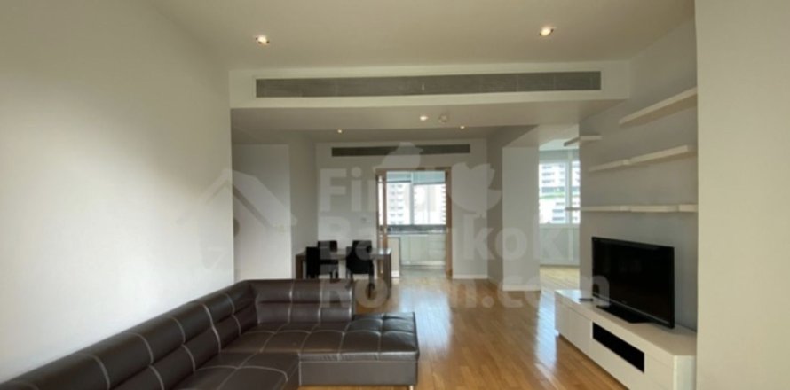 Condo in Khlong Toei, Bangkok, Thailand, 2 bedrooms  № 148975