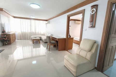 Condo à Huai Khwang, Bangkok, Thaïlande, 2 chambres  № 162037 - photo 6