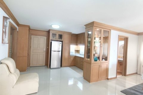 Condo à Huai Khwang, Bangkok, Thaïlande, 2 chambres  № 162037 - photo 7