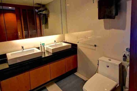 Condo in Bangkok, Thailand, 2 bedrooms № 183461 - photo 15