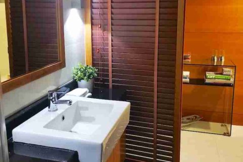 Condo in Bangkok, Thailand, 2 bedrooms № 183461 - photo 5