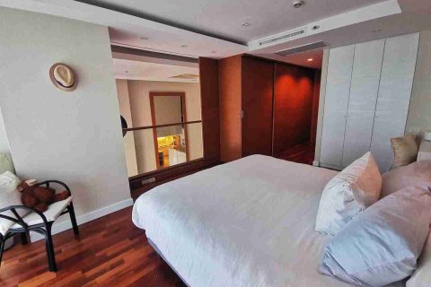 Condo in Bangkok, Thailand, 2 bedrooms № 183461 - photo 17