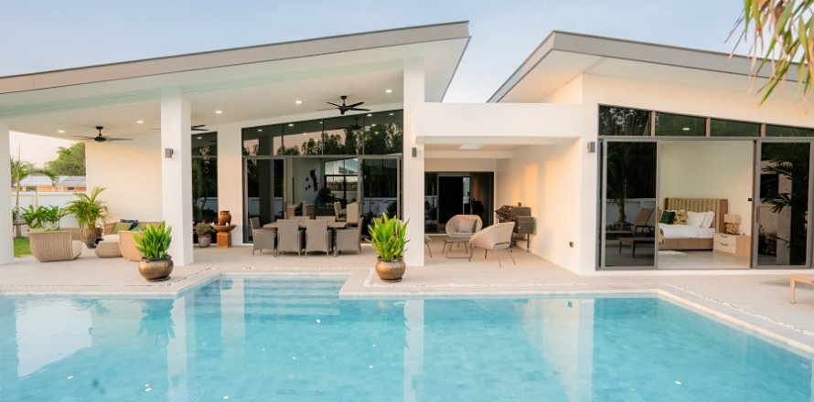 House in Hua Hin, Thailand 4 bedrooms № 168120
