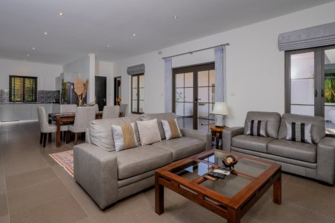 House in Hua Hin, Thailand 3 bedrooms № 168124 - photo 12