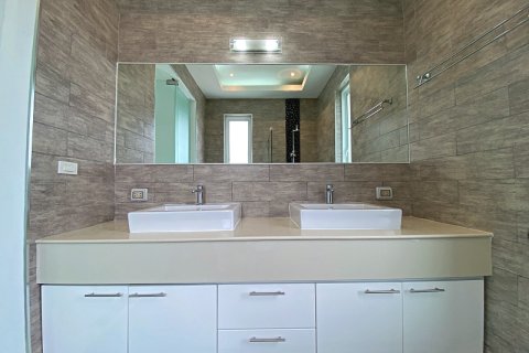 Villa in Hua Hin, Thailand 3 bedrooms № 168356 - photo 28