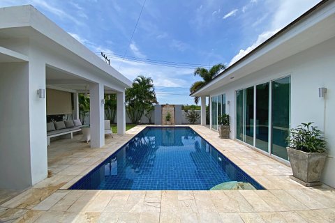 Villa in Hua Hin, Thailand 3 bedrooms № 168356 - photo 5