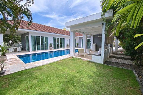 Villa in Hua Hin, Thailand 3 bedrooms № 168356 - photo 3