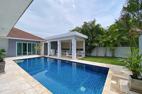 Villa in Hua Hin, Thailand 3 bedrooms № 168356 - photo 2