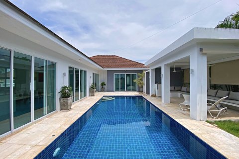 Villa in Hua Hin, Thailand 3 bedrooms № 168356