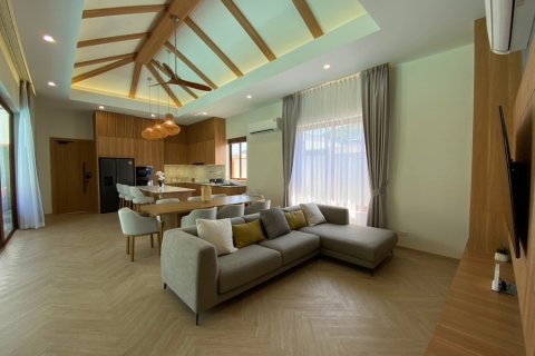 Villa in Hua Hin, Thailand 4 bedrooms № 168386 - photo 12