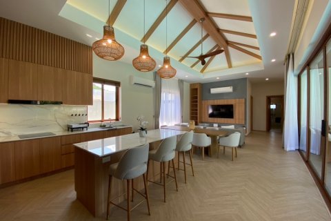 Villa in Hua Hin, Thailand 4 bedrooms № 168386 - photo 10