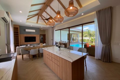 Villa in Hua Hin, Thailand 4 bedrooms № 168386 - photo 9